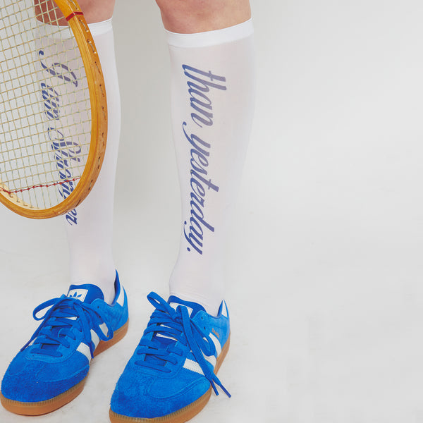 CRANK LETTERING KNEE SOCKS WHITE