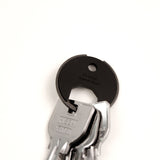 DIARGE BRASS CIRCLE KEYRING BLACK