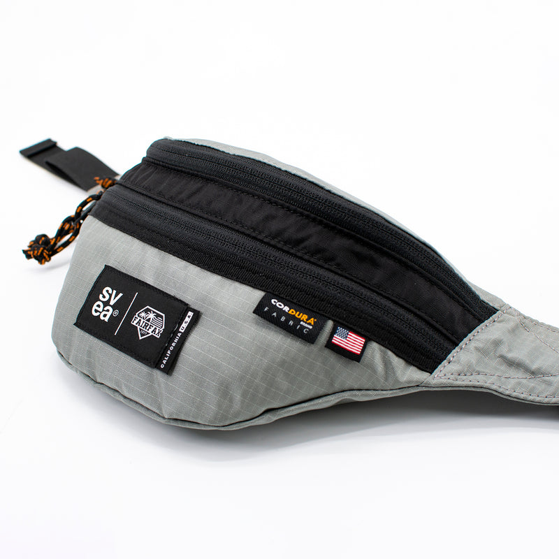 SVEA X FAIRFAX HIP POUCH SILVER X BLACK