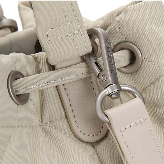 KANGOL QUILT II BUCKET BAG BEIGE