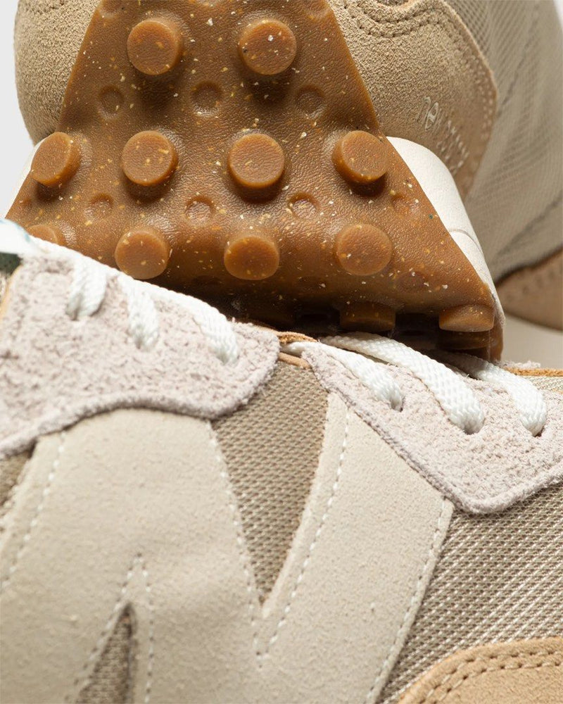 New balance 2025 800  gold