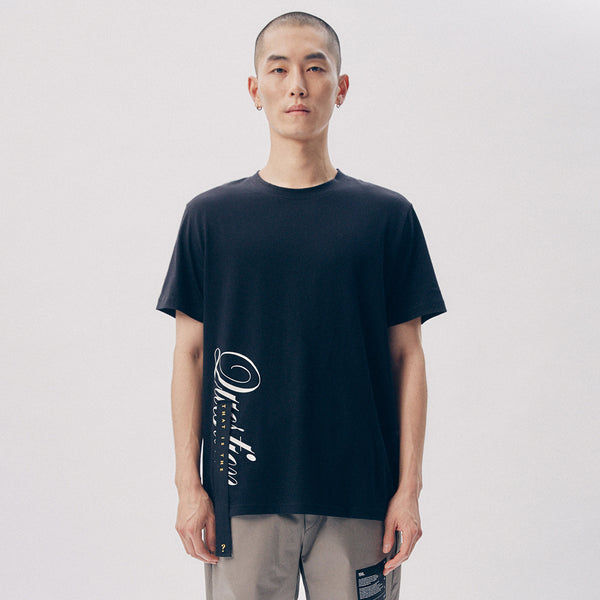 TEE LIBRARY QUESTION TAPE SHORT SLEEVE T-SHIRT BLACK