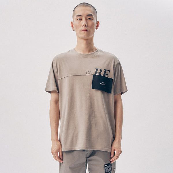 TEE LIBRARY QUESTION PATCH SHORT SLEEVE T-SHIRT GRAY